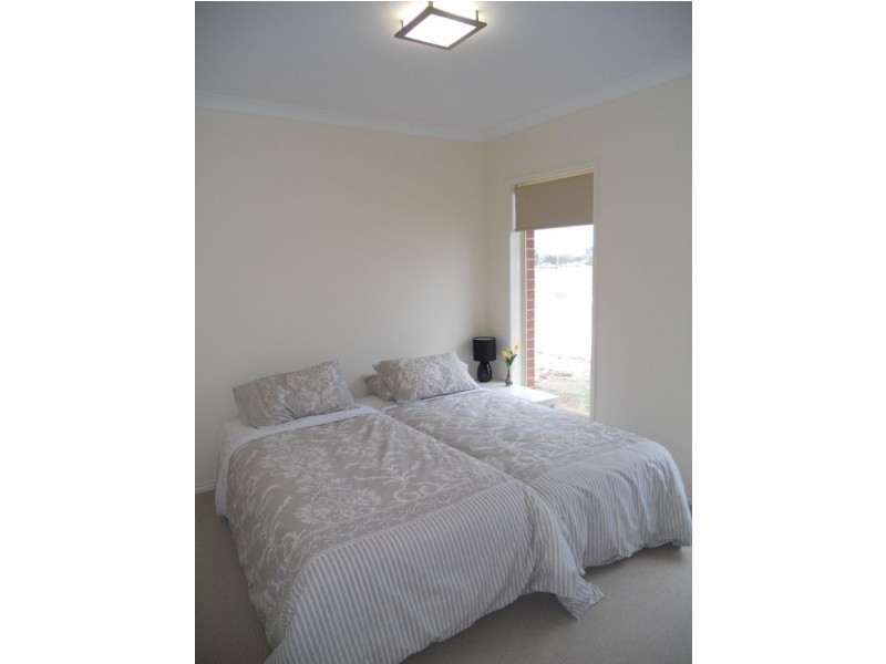 5 Waldorf Road, Cowes VIC 3922