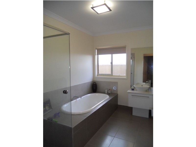 5 Waldorf Road, Cowes VIC 3922