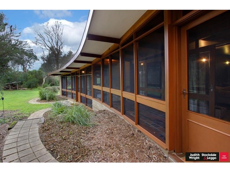 11 Woodland Avenue, Silverleaves VIC 3922