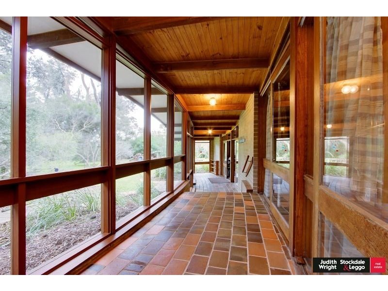 11 Woodland Avenue, Silverleaves VIC 3922