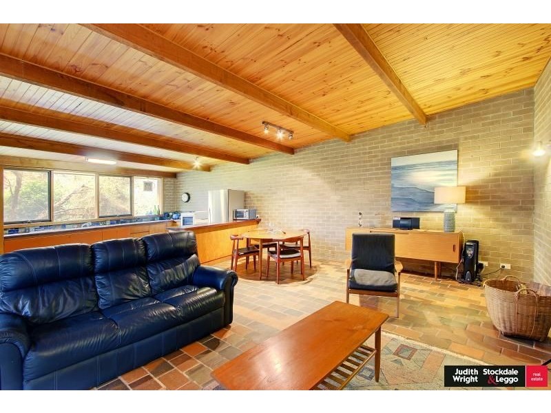 11 Woodland Avenue, Silverleaves VIC 3922