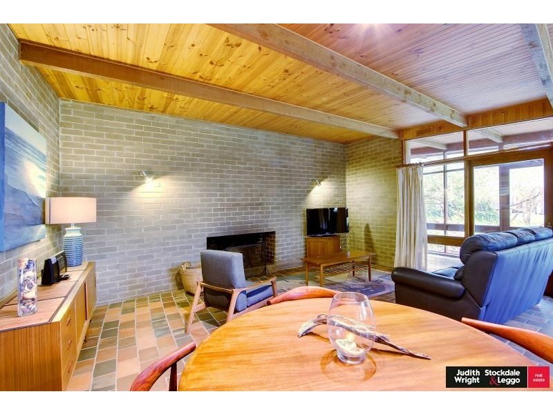 11 Woodland Avenue, Silverleaves VIC 3922