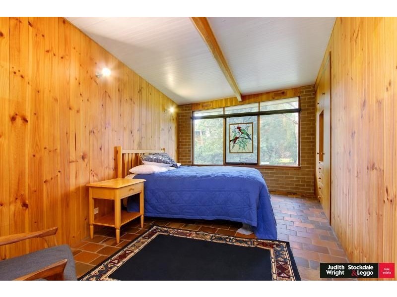 11 Woodland Avenue, Silverleaves VIC 3922