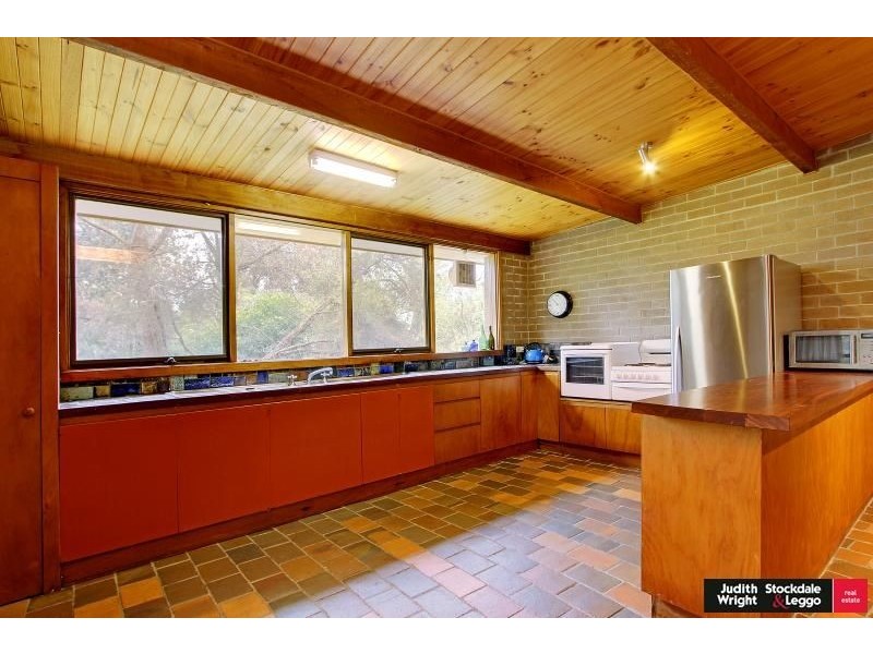 11 Woodland Avenue, Silverleaves VIC 3922