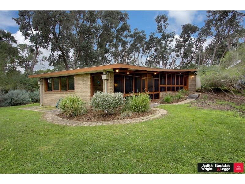 11 Woodland Avenue, Silverleaves VIC 3922