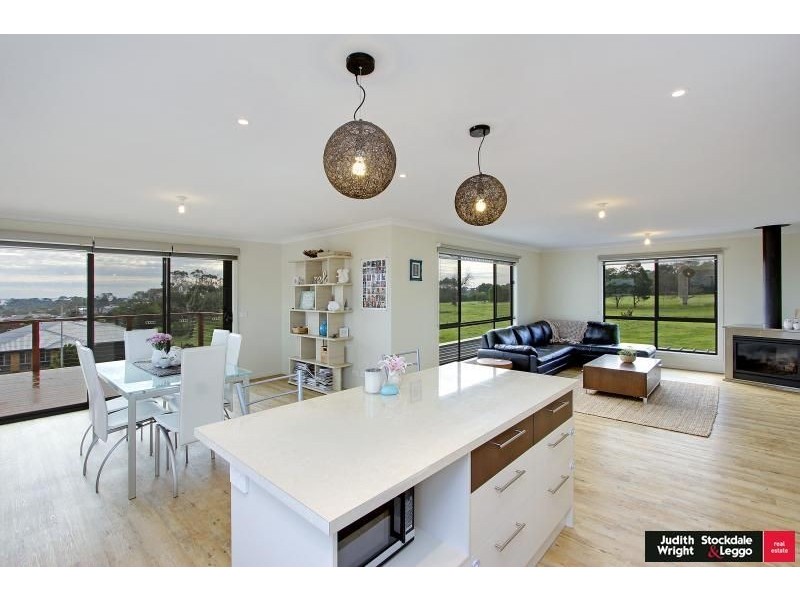 6 Possum Place, Cowes VIC 3922
