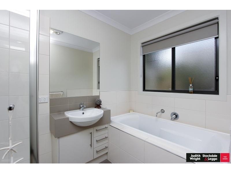 6 Possum Place, Cowes VIC 3922
