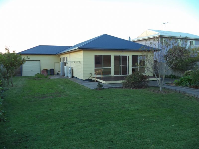 7 Hakea Court, Cowes VIC 3922