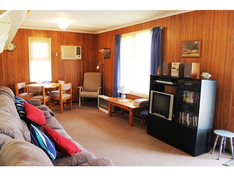 9 Albany Road, Cowes VIC 3922