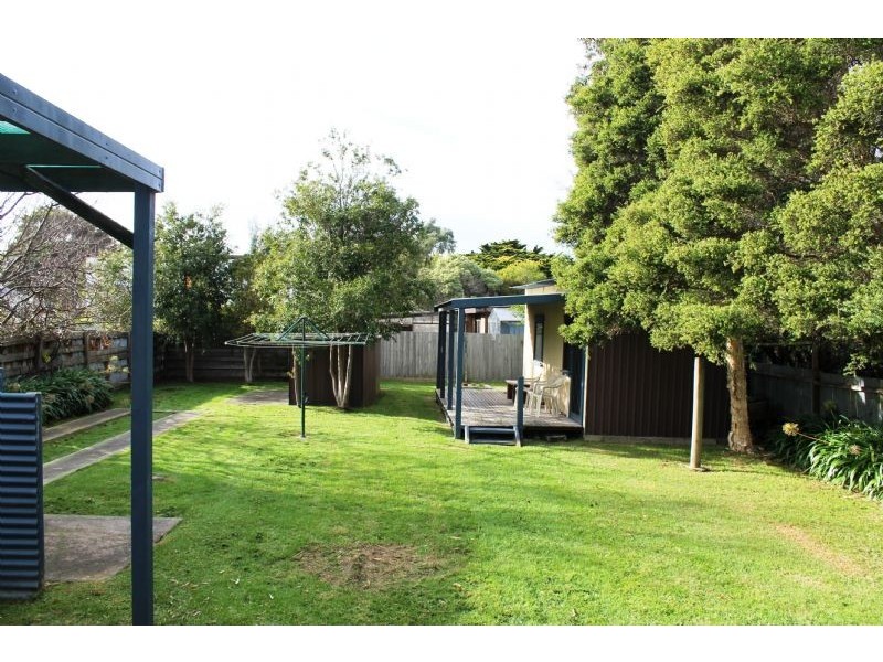 9 Albany Road, Cowes VIC 3922