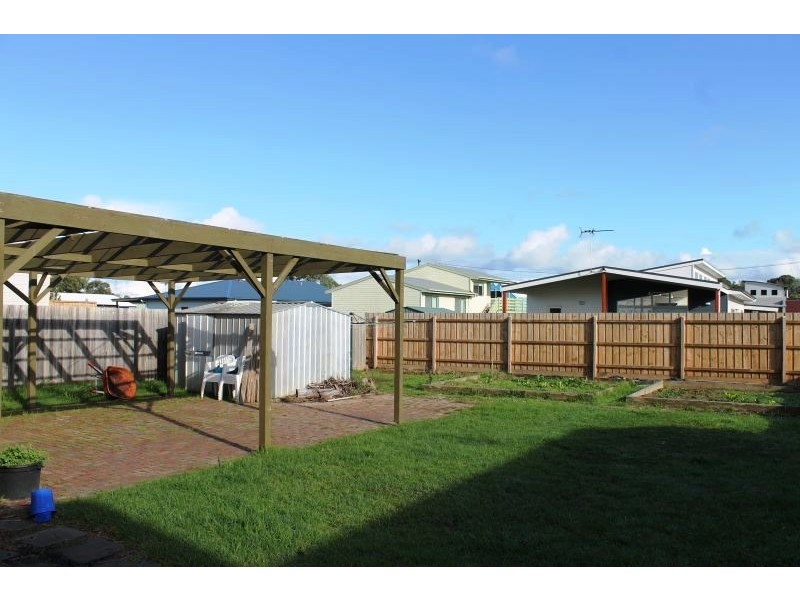 18 Galleon Crescent, Sunset Strip VIC 3922
