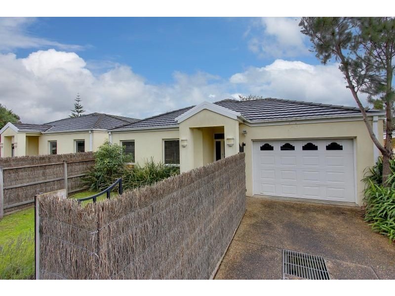 2/44 Church Street, Cowes VIC 3922