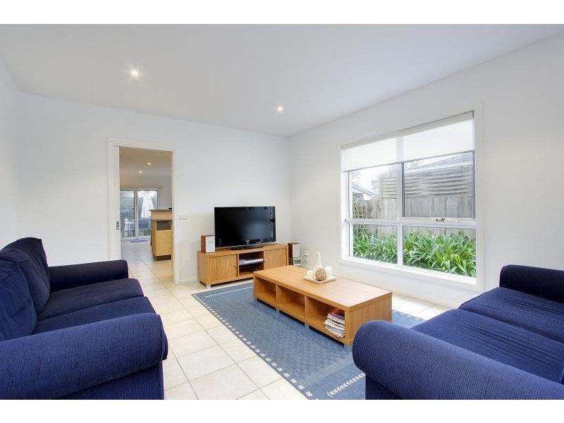 2/44 Church Street, Cowes VIC 3922