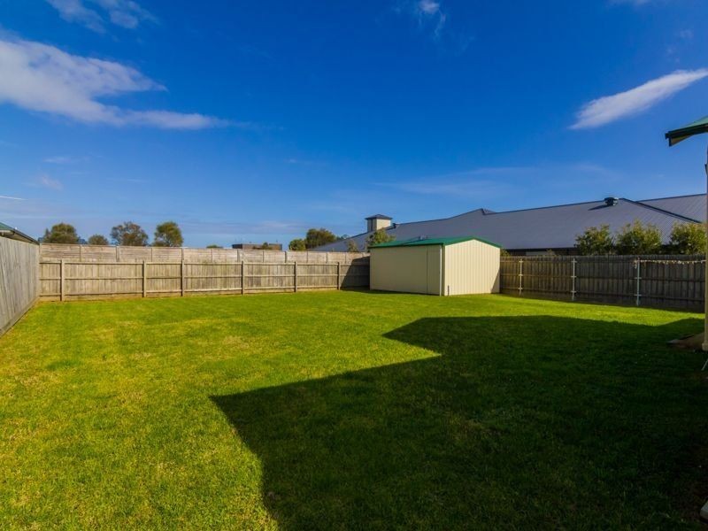 2 Victoria Court, Cowes VIC 3922