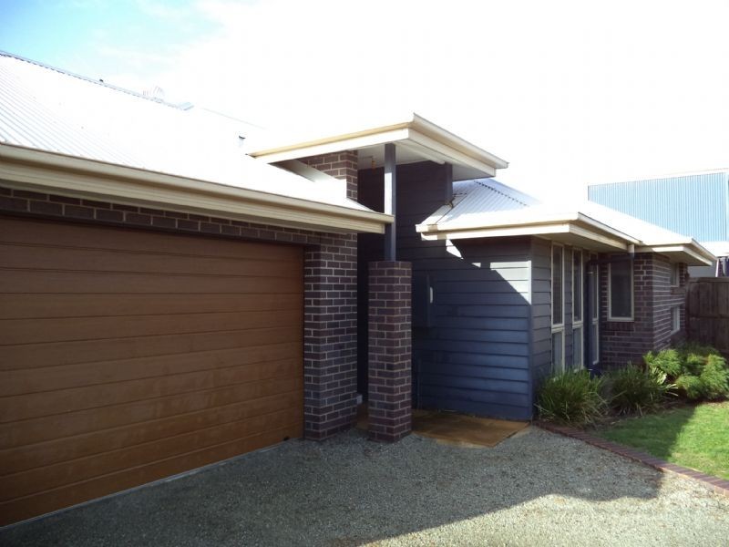 1/8 Malcalm Avenue, Surf Beach VIC 3922
