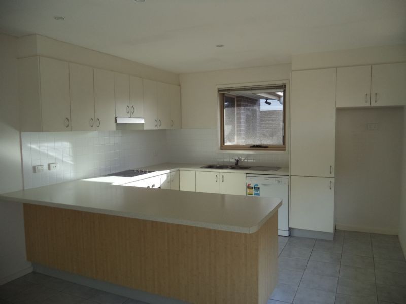 1/8 Malcalm Avenue, Surf Beach VIC 3922