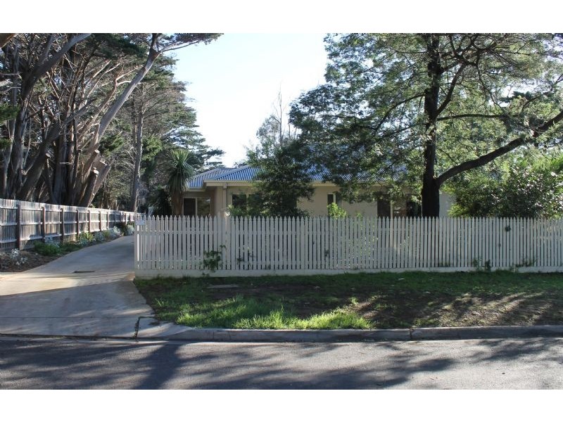 2/28 Grandview Grove, Cowes VIC 3922