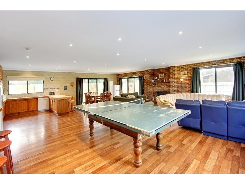 8 Tolley Ave, Surf Beach VIC 3922