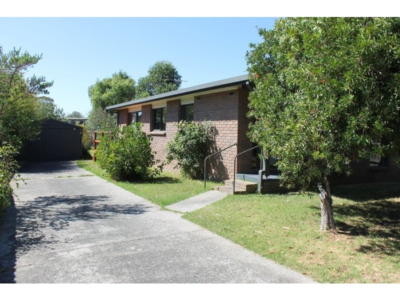 35 Birdwood Ave, Cowes VIC 3922