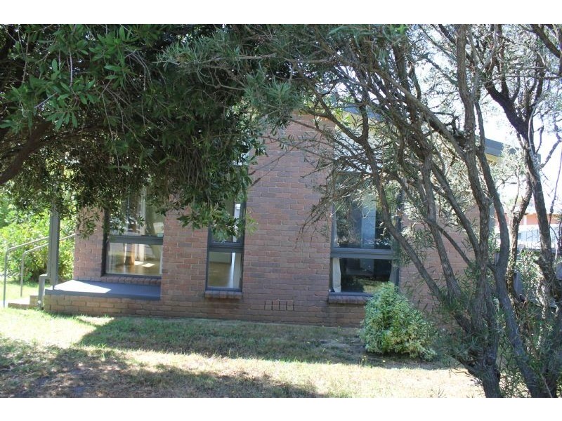 35 Birdwood Ave, Cowes VIC 3922