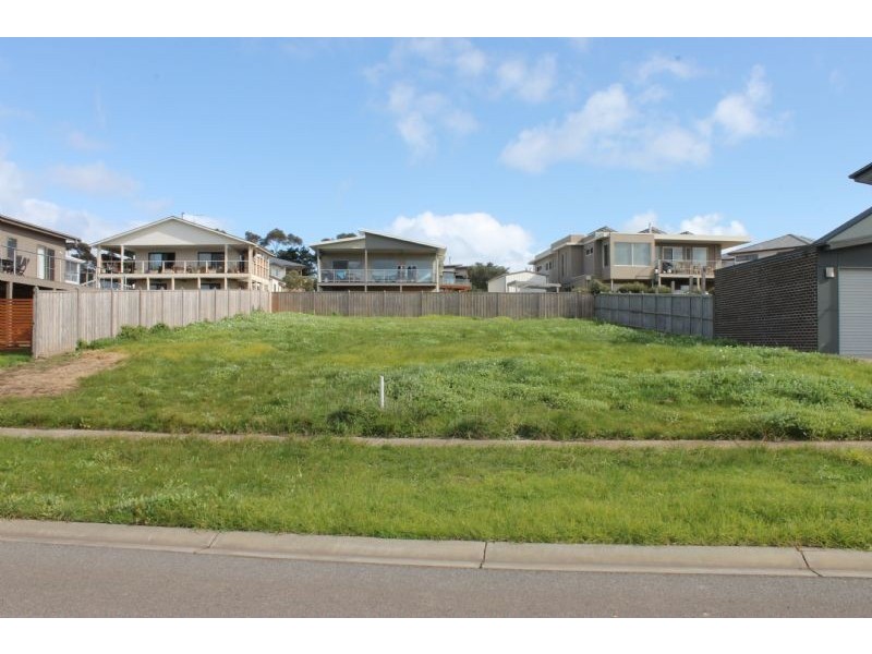 10 Lomandra Drive, Cowes VIC 3922
