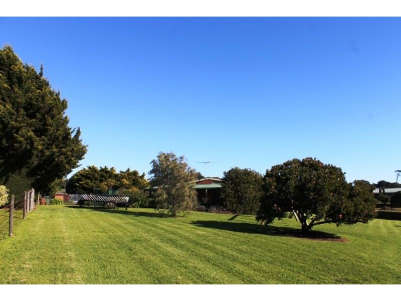 1A/25-27 Small Court, San Remo VIC 3925