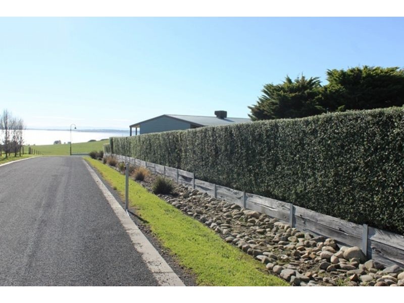 1A/25-27 Small Court, San Remo VIC 3925