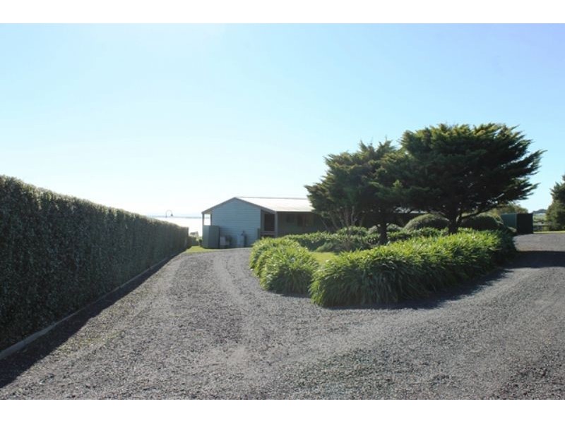 1A/25-27 Small Court, San Remo VIC 3925