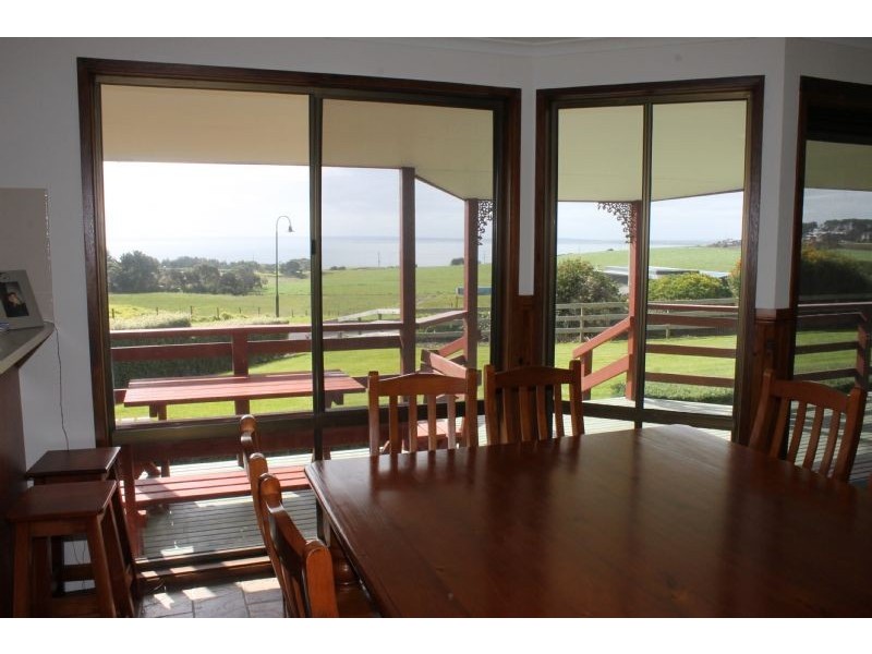 1A/25-27 Small Court, San Remo VIC 3925