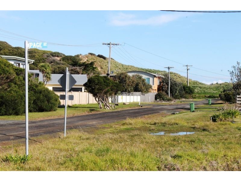 32 Page Ave, Surf Beach VIC 3922