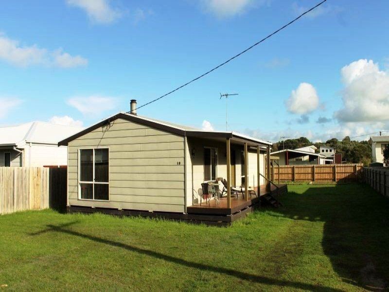 18 Galleon Crescent, Sunset Strip VIC 3922