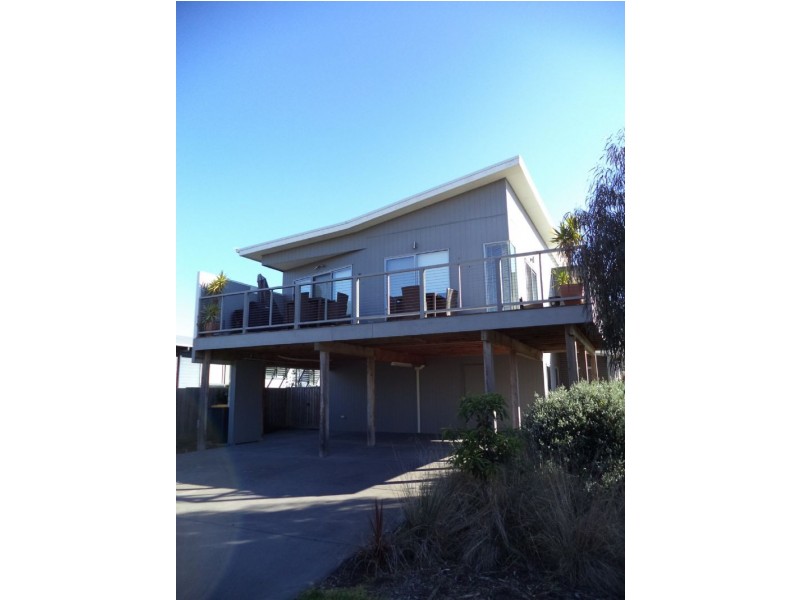2 Chloe Close, Cowes VIC 3922
