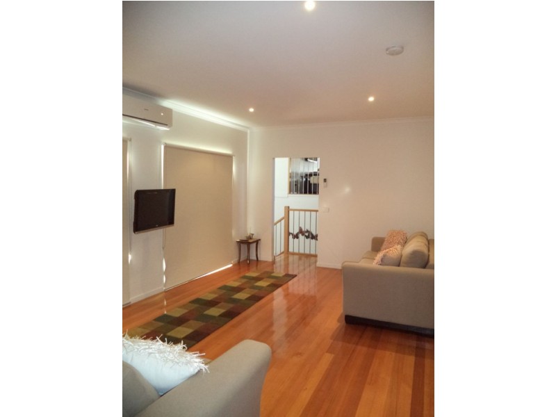2 Chloe Close, Cowes VIC 3922