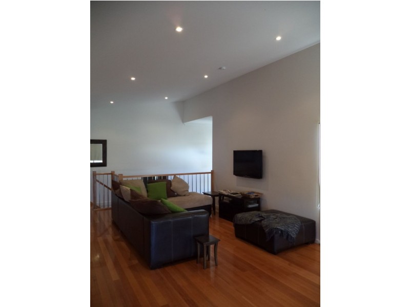 2 Chloe Close, Cowes VIC 3922