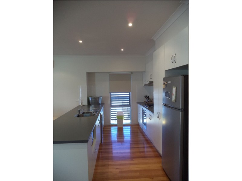 2 Chloe Close, Cowes VIC 3922