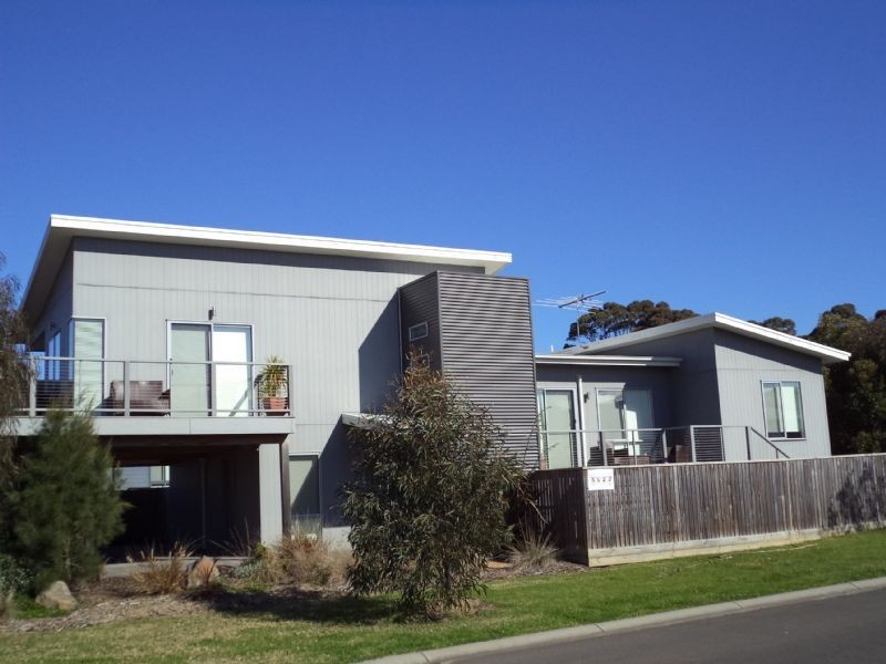 2 Chloe Close, Cowes VIC 3922