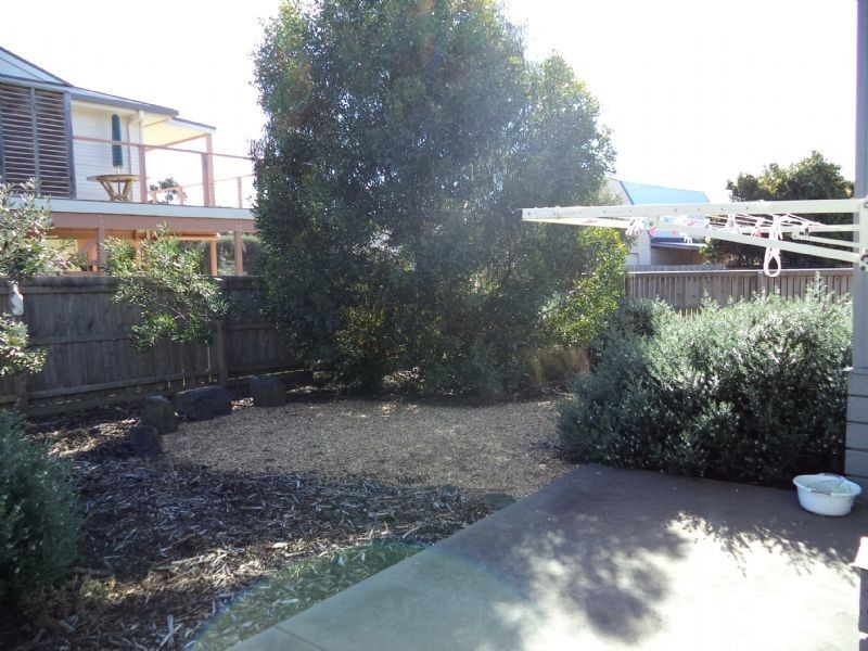 2 Chloe Close, Cowes VIC 3922