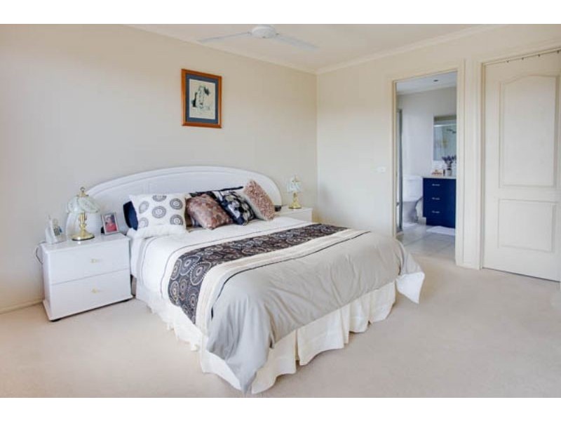 32 Katherine Circuit, Cowes VIC 3922