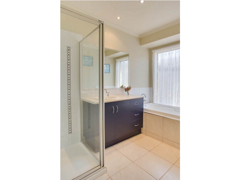 32 Katherine Circuit, Cowes VIC 3922