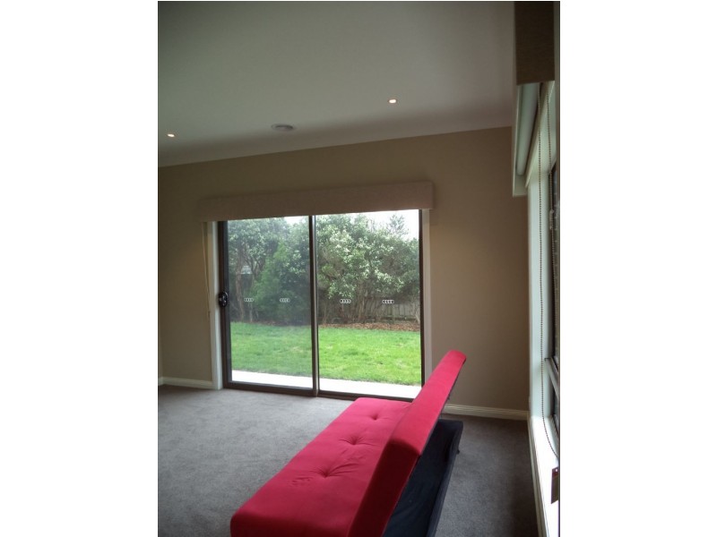 10 Boobook Grove, Cowes VIC 3922