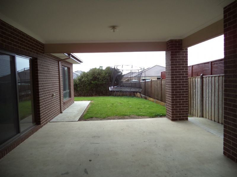 10 Boobook Grove, Cowes VIC 3922