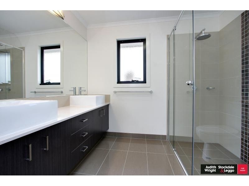 5 Pobblebonk Place, Cowes VIC 3922