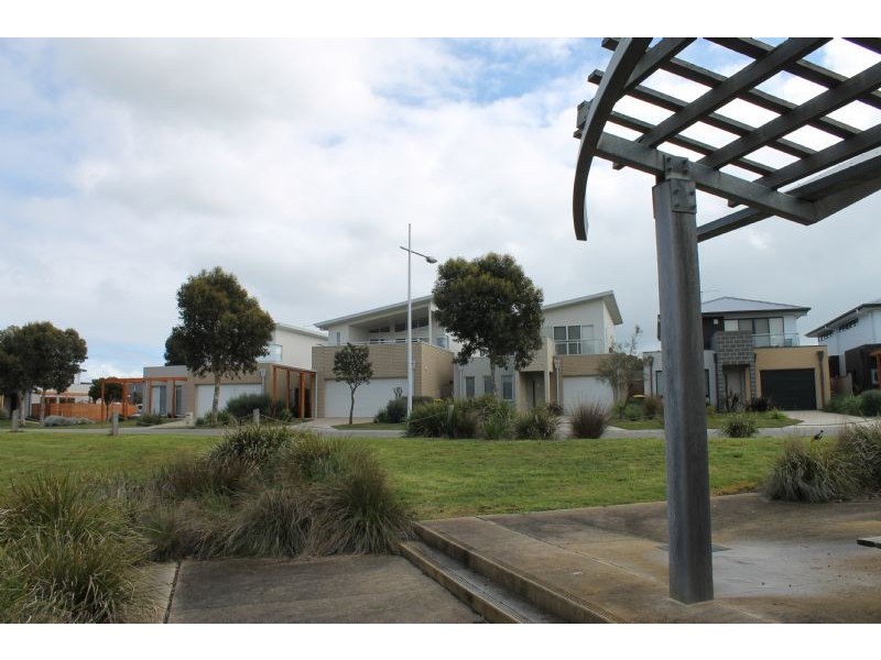 5 Pobblebonk Place, Cowes VIC 3922