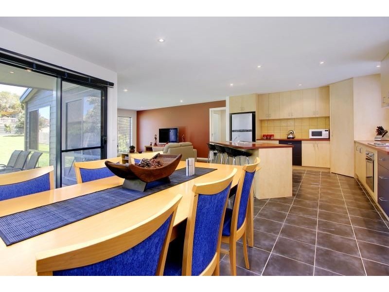 6 Endeavour Court, Cowes VIC 3922