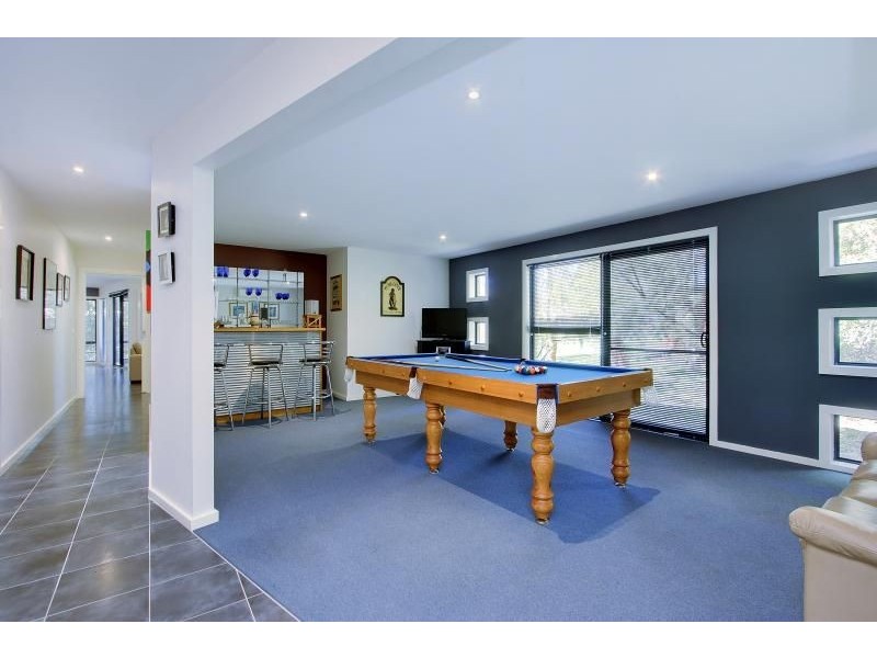 6 Endeavour Court, Cowes VIC 3922