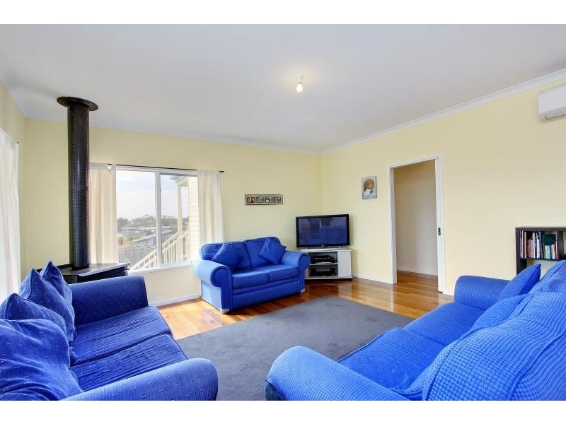 13 Lomandra Drive, Cowes VIC 3922