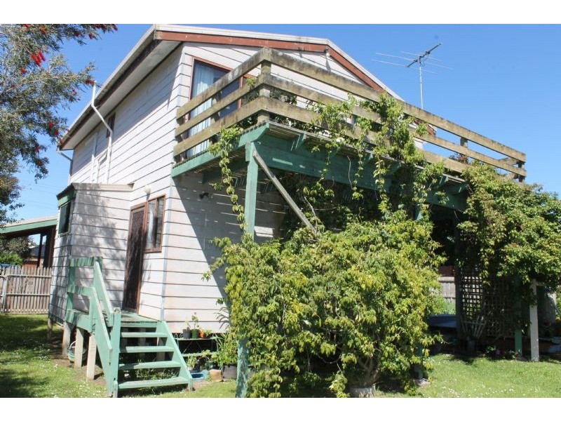 256 Church Street, Cowes VIC 3922