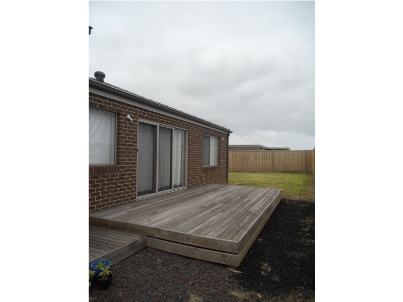19 Grampian Boulevard, Cowes VIC 3922