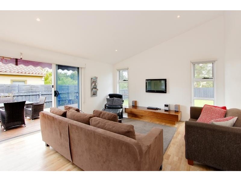 60 Churchill Drive, Cowes VIC 3922