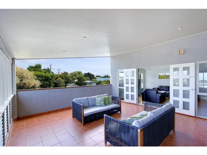 7 Sunderland Bay Road, Surf Beach VIC 3922
